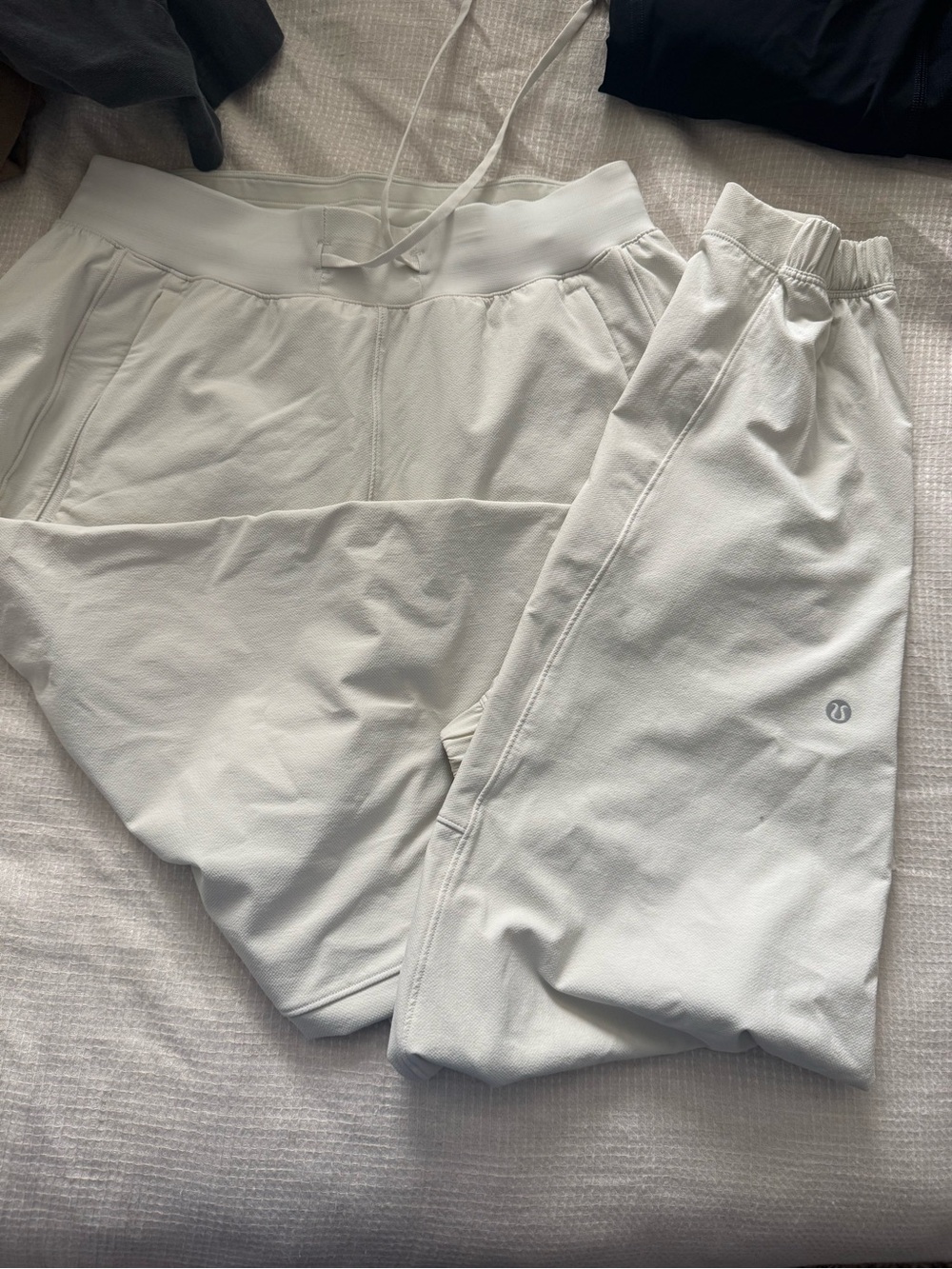 lululemon athletica Men's White Sweatpants Joggers